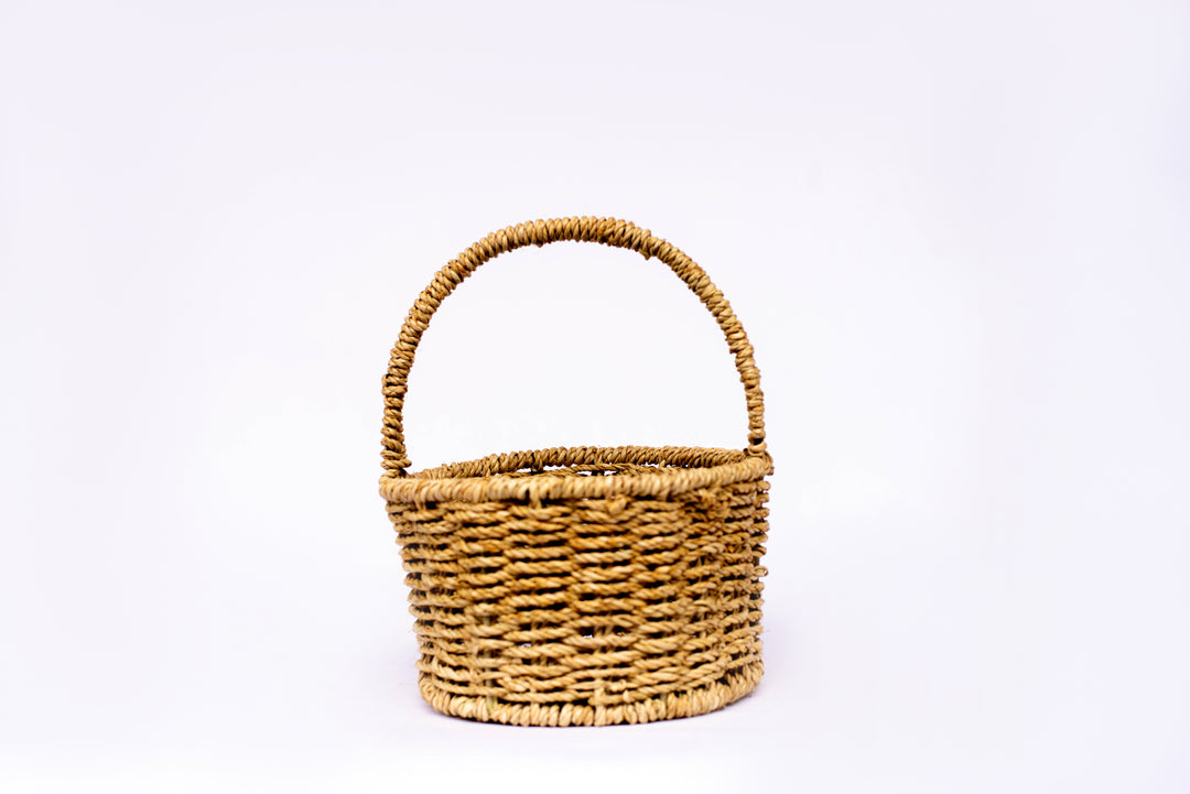 Small rafia flower basket