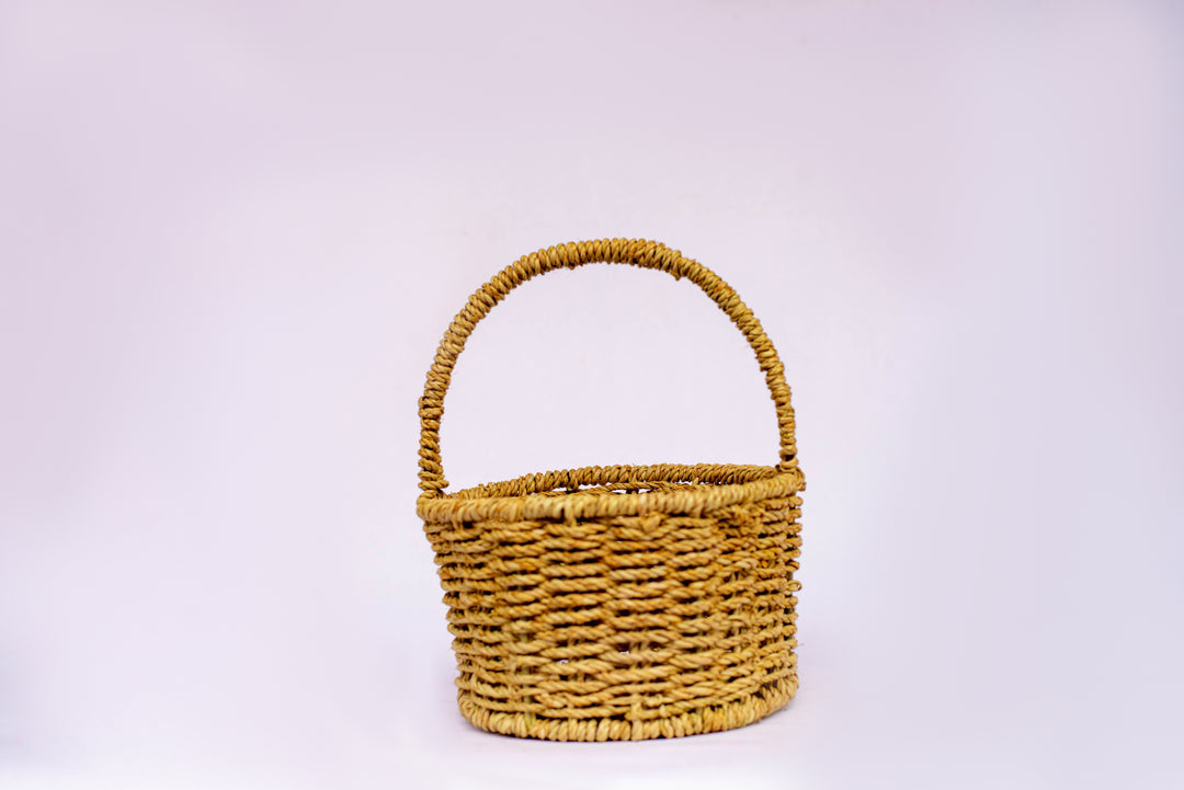 Small rafia flower basket